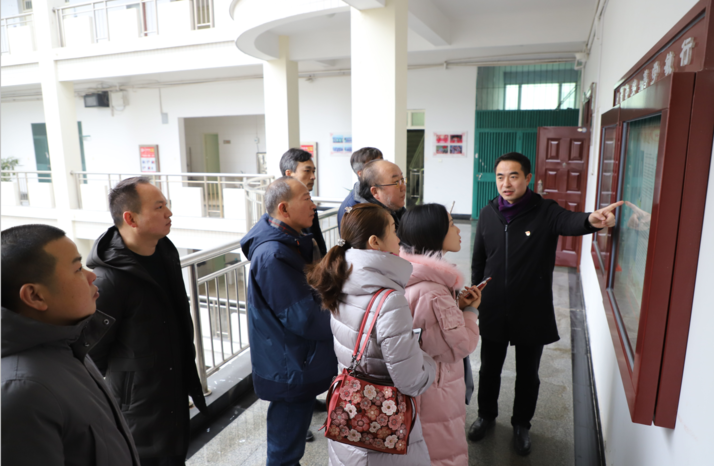 岭南师范公司44118太阳成城集团党政领导班子一行来公司考察交流